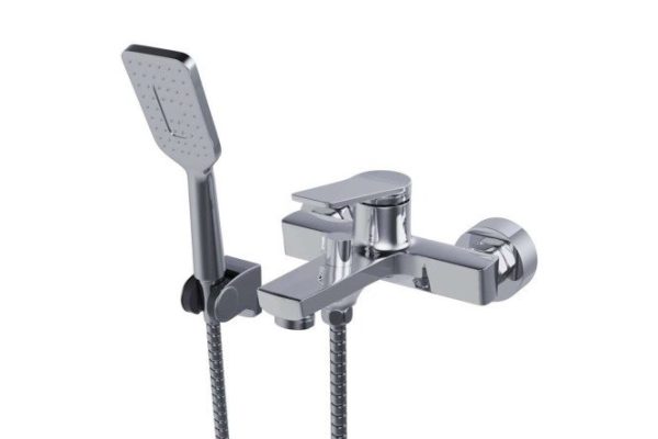 Смеситель для ванны с изливом MIXLINE ML24-01