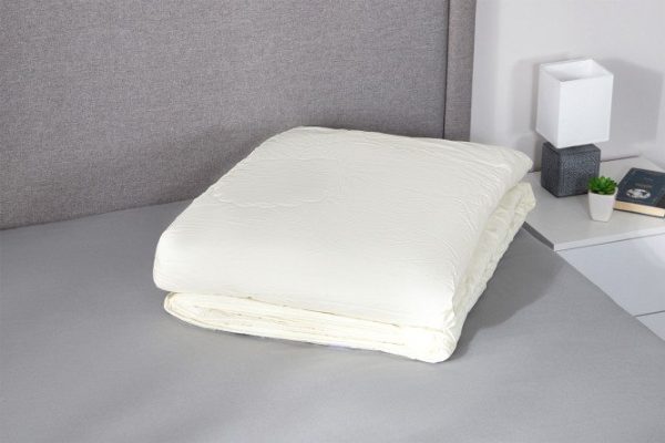 Одеяло KARIGUZ Special Elegant Wool Шерсть овечья, Всесезонный 200х220 см, Евро
