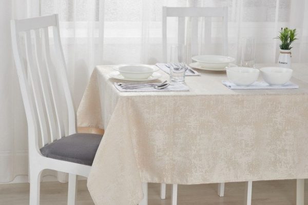 Скатерть EVIO Perfect 150х180 см